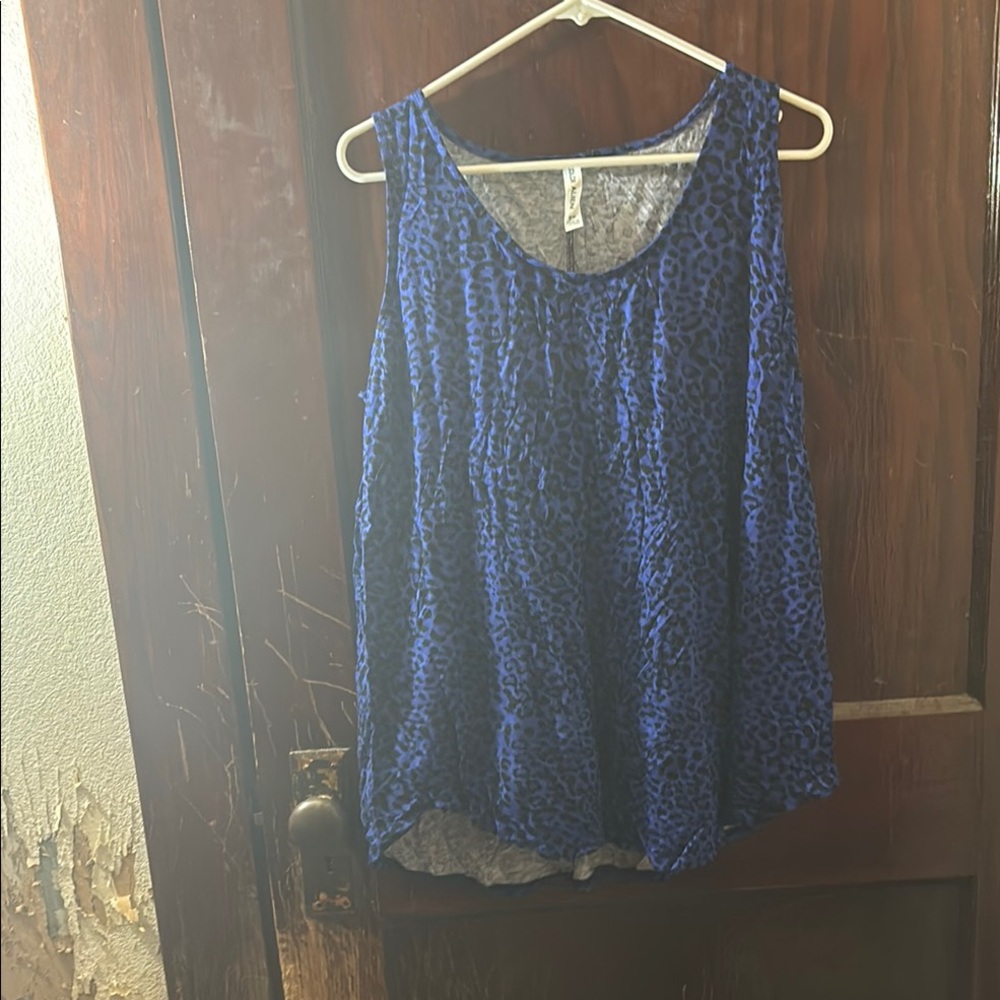 NWOT Blue Leopard Print Women's Top Size 2xl